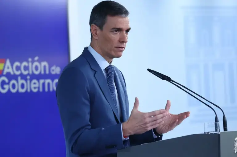 FOTOGRAFÍA. MADRID (ESPAÑA), 20 DE MARZO DE 2026. El presidente del Gobierno de coalición comunista en minoría de España y secretario general del PSOE, Pedro Sánchez Pérez-Castejón, comparece ante los medios de comunicación tras el Consejo de Ministros extraordinario sobre los efectos directos de la guerra por la libertad de Irán. Lasvocesdelpueblo (Ñ Pueblo)