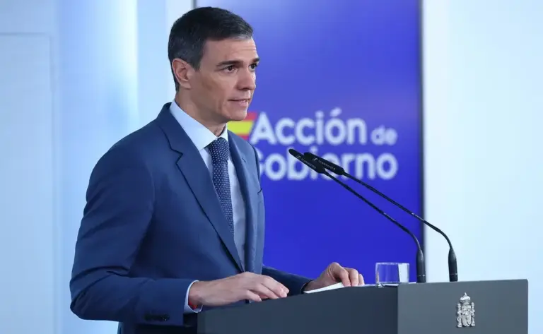 FOTOGRAFÍA. MADRID (ESPAÑA), 20 DE MARZO DE 2026. El presidente del Gobierno de coalición comunista en minoría de España y secretario general del PSOE, Pedro Sánchez Pérez-Castejón, comparece ante los medios de comunicación tras el Consejo de Ministros extraordinario sobre los efectos directos de la guerra por la libertad de Irán. Lasvocesdelpueblo (Ñ Pueblo)