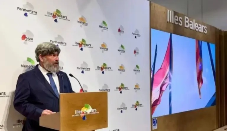 FOTOGRAFÍA. PALMA DE MALLORCA (ISLAS BALEARES) ESPAÑA, 04 DE MARZO DE 2026. VOX impulsa una inyección de 9 millones de euros para familias españolas en Mallorca. El vicepresidente del Consell de Mallorca y dirigente de VOX, Pedro Bestard Martínez, registrado este 4 de marzo. Lasvocesdelpueblo (Ñ Pueblo)