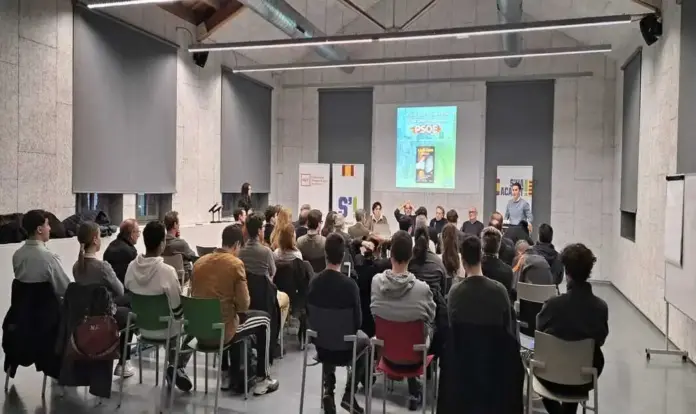 FOTOGRAFÍA. BARCELONA (CATALUAÑ) ESPAÑA, 05 DE MARZO DE 2026. S'ha Acabat! estrena el documental La historia negra del PSOE. La Universidad Pompeu Fabra (UPF) acoge un debate, presentado por el vicepresidente de S!, Carlos Caballero; y moderado por el presidente de S!, Hugo González Escarpa (Hugo Escarpa); y las intervenciones de los autores del documental "Lo que nos ocultaron: La historia negra del PSOE": Marcos de Quinto, Carlos Saura y Javier García Isac. Lasvocesdelpueblo (Ñ Pueblo)