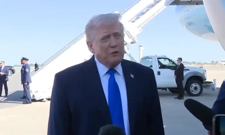 FOTOGRAFÍA. MEMPHIS (ESTADOS UNIDOS DE AMÉRICA, EEUU), 23 DE MARZO DE 2026. Trump y Netanyahu ganan tiempo para el golpe final en Irán. El presidente de los Estados Unidos de América (EEUU) y de Israel, Donald John Trump, atiende los medios de comunicación en Memphis, en el Estado de Tennessee sobre la Operación Furia Épica (Operation Epic Fury)-Operación León Rugiente (Operation Roaring Lion). Lasvocesdelpueblo (Ñ Pueblo)