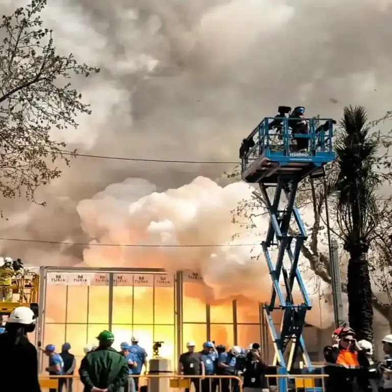 FOTOGRAFÍA. VALENCIA (COMUNIDAD VALENCIANA) ESPAÑA, 17 DE MARZO DE 2026. Plataforma Defensa Animal se suma a las críticas contra pirotecnia. En plenas Fallas, la Plataforma Defensa Animal ha expresado su apoyo a las denuncias públicas y reiteradas peticiones para sustituir la pirotecnia por otras alternativas que no causen daños y sean consecuentes con la empatía hacia los demás y con la emergencia climática que atravesamos. Lasvocesdelpueblo (Ñ Pueblo)