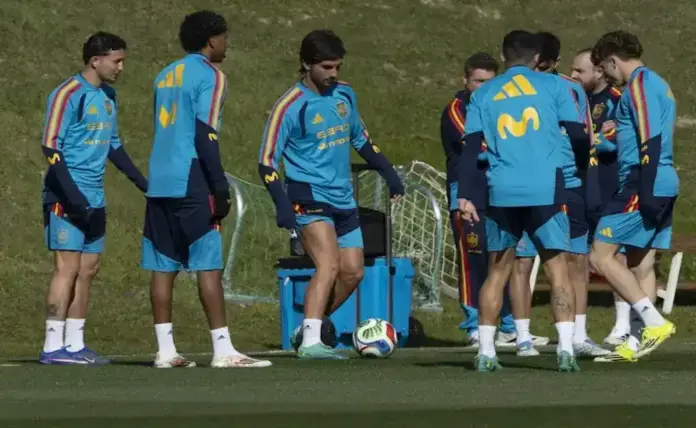 selección español, España, amistoso, Egipto, La selección española enfila en Cataluña ante Egipto su último test (1) FOTOGRAFÍA. LAS ROZAS (COMUNIDAD DE MADRID) ESPAÑA, 30 DE MARZO DE 2026. La selección española enfila en Cataluña ante Egipto su último test. El jugador Ferrán López durante el entrenamiento de la selección española en la Ciudad del Fútbol en Las Rozas, Madrid, que ultima su preparación para enfrentarse a la de Egipto en el RCDE Stadium de Cornellá de Llobregat (Barcelona). Efe