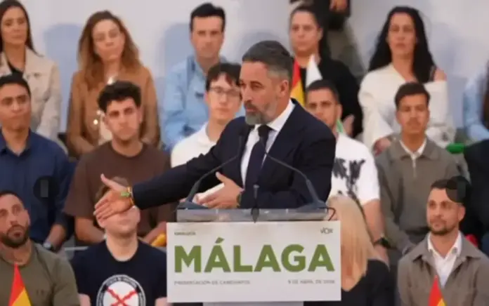 FOTOGRAFÍA. MÁLAGA (ANDALUCÍA) ESPAÑA, 09 DE ABRIL DE 2026. El PP ha robado el cambio en Andalucía con las mismas políticas que el PSOE. Esta tarde VOX ha presentado en Málaga, con la presencia del presidente del partido, Santiago Abascal Conde; y el secretario general, Ignacio Garriga Vaz de Conceiçao; a los cabezas de las candidaturas, liderados por el candidato a la Presidencia, Manuel Gavira Florentino; con los que concurrirá a las elecciones al Parlamento de Andalucía, "la única alternativa posible a la estafa del PP y del PSOE". Lasvocesdelpueblo (Ñ Pueblo)