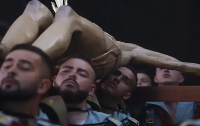 Cristo de la Caridad portado por la Legión en su vía crucis de Córdoba,Catedral de Córdoba, Cristo, Viernes Santo,vía Crusis (2) FOTOGRAFÍA. CÓRDOBA (ANDALUCÍA) ESPAÑA, 03 DE ABRIL DE 2026. El Tercio Gran Capitán I de la Legión lleva en Vía Crucis al señor de la Caridad por el interior de la Catedral de Córdoba. Efe