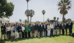 FOTOGRAFÍA. MÁLAGA (ESPAÑA), 09 DE ABRIL DE 2026. Españoles primero: Málaga acoge al CEN de VOX con su CAP y portavoces. El líder opositor español y presidente de Patriots of Europe, Santiago Abascal Conde, presidió una reunión conjunta de los tres "poderes" más importantes de la tercera fuerza política en España, VOX: Comité de Acción Política (CAP), el Comité Ejecutivo Nacional (CEN) y los portavoces nacionales y regionales, este mediodía en el Parador de Málaga. Lasvocesdelpueblo (Ñ Pueblo)