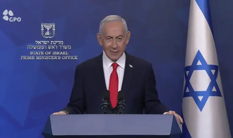 FOTOGRAFÍA. JERUSALÉN (ISRAEL), 05 DE ABRIL DE 2026. El rescate es una victoria ante a fuerzas de oscuridad y terror. El primer ministro de Israel, "Bibi" Benjamín Netanyahu, valora la rescate exitoso de los dos pilotos del F-15E estadounidenses tras líneas enemigas en Isfahán (Irán) este Domingo de Resurrección, desde Jerusalén, en Día 37 de la campaña militar de Washington y Jerusalén contra el programa nuclear, la industria de misiles balísticos y drones kamikazes del régimen terrorista de los ayatolás en la Persia invadida por la alianza islamismo-comunismo, bautizada Operación Furia Épica (Operation Epic Fury)-Operación León Rugiente (Operation Roaring Lion). Lasvocesdelpueblo (Ñ Pueblo)