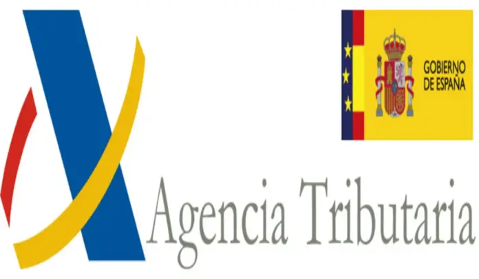 FOTOGRAFÍA. BARCELONA (CATALUÑA) ESPAÑA, 03 DE ABRIL DE 2026. La Agencia Tributaria facilita la expedición de factura electrónica obligatoria. Detalle de un logotipo de la Estatal de Administración Tributaria (AEAT) de España este viernes. Lasvocesdelpueblo (Ñ Pueblo)