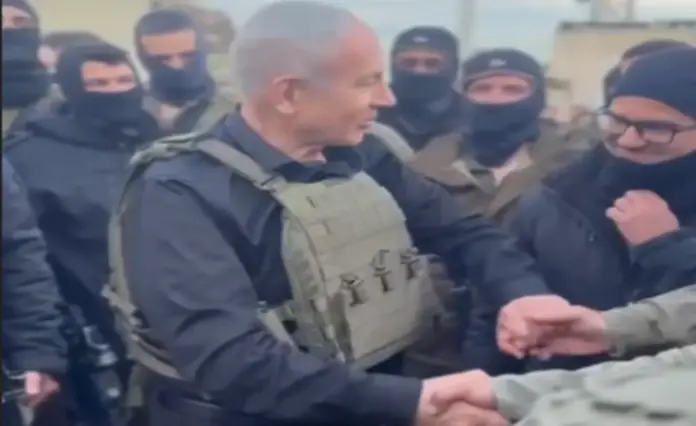 FOTOGRAFÍA. SUR DEL LÍBANO (LÍBANO), 12 D ABRIL DE 2026. El primer ministro de Israel, "Bibi" Benjamín Netanyahu, ha visitado hoy a las tropas de israel en el sur del Líbano. Captura vídeo señal X del primer ministro de Israel "Bibi" Benjamín Netanyahu/Lasvocesdelpueblo (Ñ Pueblo)