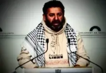 FOTOGRAFÍA. PARLAMENTO DE CATALUÑA (BARCELONA) CATALUÑA (ESPAÑA), FECHA CONFIRMADA (FECHA RELACIONADA, 11 DE ABRIL DE 2026). Nueva flotilla de Hamás en España contra judíos e Israel con participación de Greenpeace y Open Arms. Una de las figuras clave del GSF es Saif Abu Keshk, un gazatí residente en Barcelona y miembro del Comité Directivo de la flotilla antisemita. En junio de 2025, las autoridades egipcias arrestaron a Abu Keshk, quien lideraba la campaña "Marcha a Gaza" en colaboración con Yahia Sarri, un destacado clérigo de la Hermandad Musulmana ISIS en Argelia con vínculos directos con Hamás ISIS. Ministerio de Asuntos de la Diáspora del Gobierno de Israel/Lasvocesdelpueblo (Ñ Pueblo)