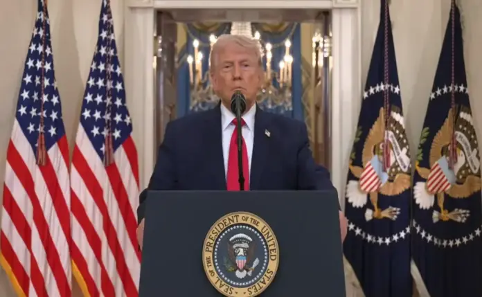 FOTOGRAFÍA. WASHINGTON (ESTADOS UNIDOS DE AMÉRICA), 01 DE ABRIL DE 2026. Esta noche, en un discurso a la nación en horario estelar -hora Washington y 3:00 horas, hora Madrid-, el presidente de United States of America (USA), Donald John Trump, ha ofrecido una actualización sobre la campaña militar conjunta entre los Estados Unidos de América (EEUU) e Israel contra el programa nuclear e industria de misiles balísticos y drones kamikazes del régimen terrorista de los ayatolás en la Persia invadida desde hace 47 años por parte de la alianza islamismo-comunismo, bautizada Operación Furia Épica (Operation Epic Fury)-Operación León Rugiente (Operation Roaring Lion), respectivamente. Lasvocesdelpueblo (Ñ Pueblo)