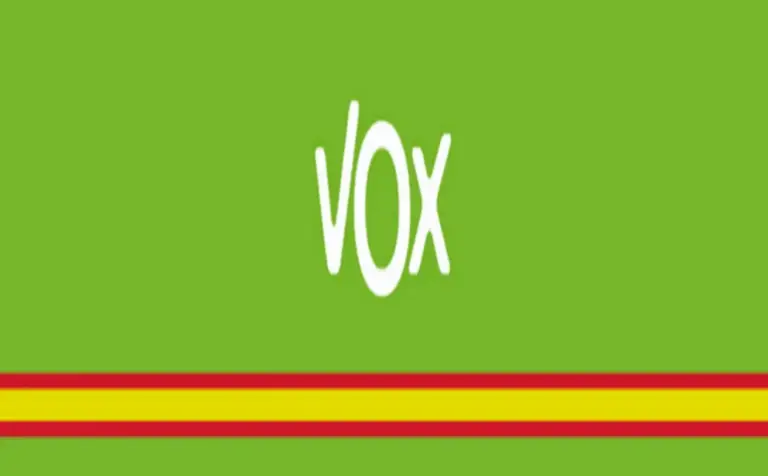 FOTOGRAFÍA. BARCELONA (CATALUÑA) ESPAÑA, 01 DE ABRIL DE 2026. Carta de Bambú a los afiliados de VOX: Auguraban nuestra desaparición en 2023. Detalle de un cartel con el logotipo del partido de los obreros de España, VOX, que preside el líder opositor español y presidente de Patriots o Europe, Santiago Abascal Conde. Lasvocesdelpueblo (Ñ Pueblo)