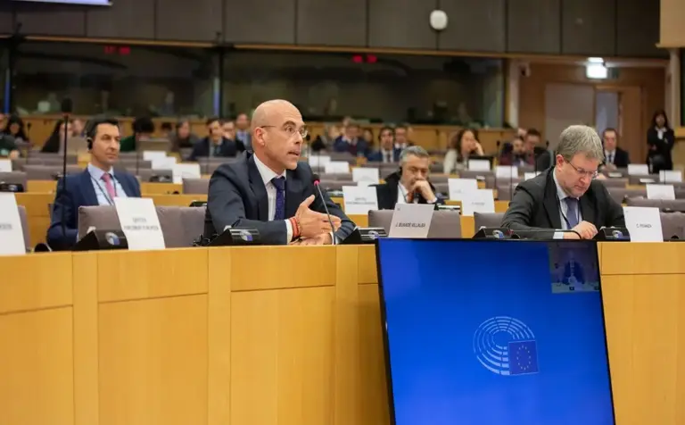 FOTOGRAFÍA. BRUSELAS (BÉLGICA), 14 DE ABRIL DE 2026. En la imagen, el jefe de la Delegación de VOX en Europa, Jorge Buxadé Villalba. Lasvocesdelpueblo (Ñ Pueblo)
