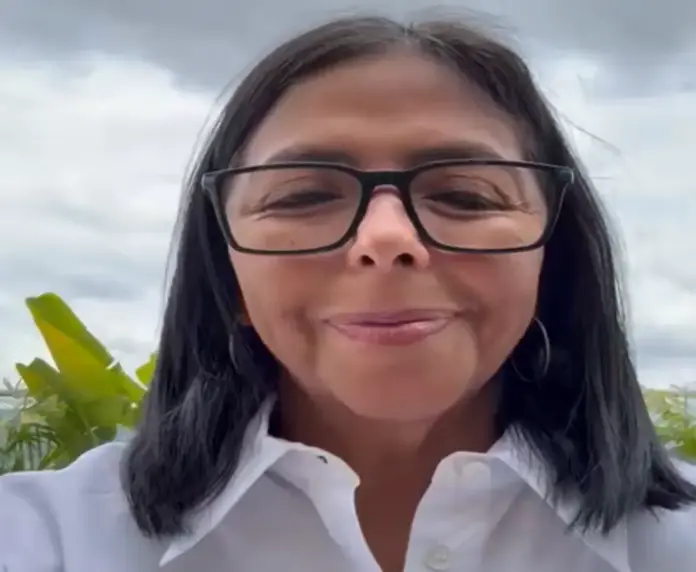 FOTOGRAFÍA. CARACAS (VENEZUELA), 01 DE ABRIL DE 2026. Delcy Rodríguez se pasa al lado bueno de la historia: apoya Israel y abraza el Sionismo. La presidente encargada de Venezuela, del el pasado 5 de enero de 2026, Delcy Rodríguez (Delcy Eloína Rodríguez Gómez), registrada este miércoles, 1 de abril de 2026, durante una declaración institucional en sus redes sociales. Lasvocesdelpueblo (Ñ Pueblo)