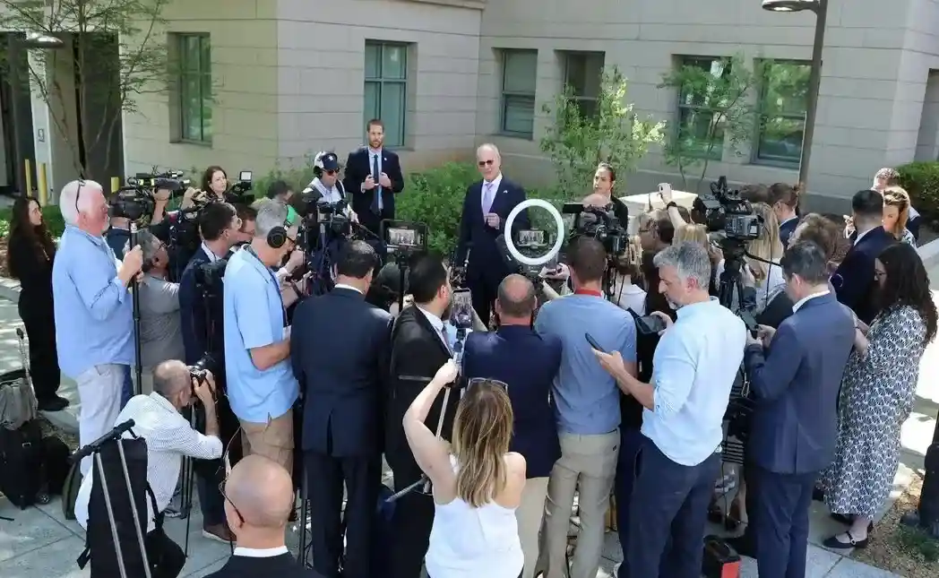 FOTOGRAFÍA. WASHINGTON (ESTADOS UNIDOS DE AMÉRICA), 14 DE ABRIL DE 2026. Washington acogió hoy una histórica reunión sobre la paz entre Israel y el Líbano, con altos representantes de ambos países: La embajadora del Líbano en Estados Unidos, Nada Hamadeh; y el embajador de Israel en Estados Unidos, Yechiel Leiter; un encuentro presidido y mediado por parte del Secretario del Estado de United States of America (USA), Marco Antonio Rubio, mientras el grupo terrorista islamofascista proxy del régimen ayatolá de Irán, el Hezbolá, en guerra contra Israel, como apoyo a su amo de Irán en la Operación Furia Épica-León Rugiente, habría planteado un golpe de estado en Beirut, que Israel frustró. Lasvocesdelpueblo (Ñ Pueblo)