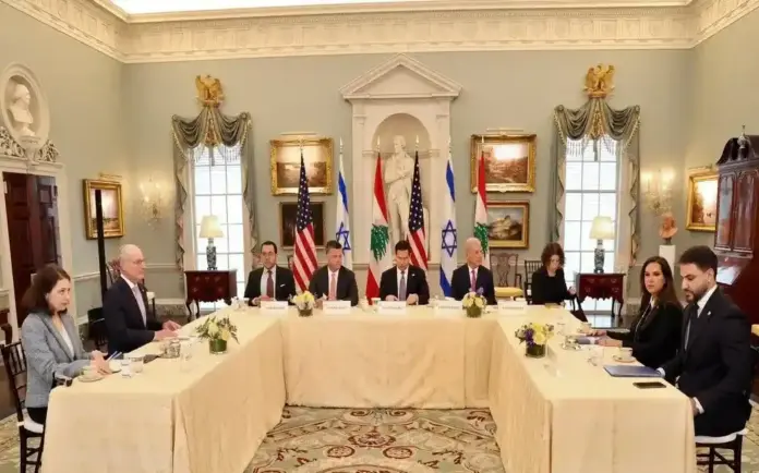 FOTOGRAFÍA. WASHINGTON (ESTADOS UNIDOS DE AMÉRICA), 14 DE ABRIL DE 2026. Washington acogió hoy una histórica reunión sobre la paz entre Israel y el Líbano, con altos representantes de ambos países: La embajadora del Líbano en Estados Unidos, Nada Hamadeh; y el embajador de Israel en Estados Unidos, Yechiel Leiter; un encuentro presidido y mediado por parte del Secretario del Estado de United States of America (USA), Marco Antonio Rubio, mientras el grupo terrorista islamofascista proxy del régimen ayatolá de Irán, el Hezbolá, en guerra contra Israel, como apoyo a su amo de Irán en la Operación Furia Épica-León Rugiente, habría planteado un golpe de estado en Beirut, que Israel frustró. Lasvocesdelpueblo (Ñ Pueblo)