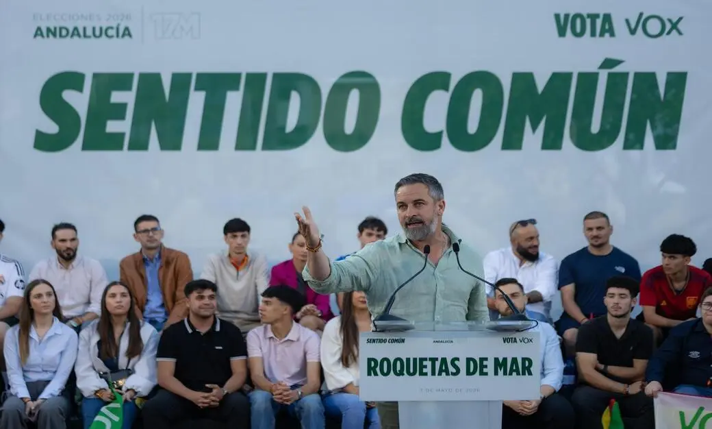 FOTOGRAFÍA. ROQUETAS DE MAR (ALMERÍA) ANDALUCÍA (ESPAÑA), 07 DE MAYO DE 2026. Gavira: El 17M Andalucía se juega el futuro y defensa del sector primario. Esta tarde, VOX ha realizado un acto de campaña en Roquetas de Mar, municipio de la provincia de Almería, que ha contado con la presencia del presidente del partido, Santiago Abascal Conde, del presidente del Comité Ejecutivo Provincial (CEP) de Almería, Juan José Bosquet; del candidato de VOX a la Presidencia de la Junta de Andalucía, Manuel Florentino; y de los candidatos por Almería al Parlamento autonómico de Andalucía: Rodrigo Alonso, Clotilde Salvador, Juan José Bosquet, María Ester Tejada, entre otros. Lasvocesdelpueblo (Ñ Pueblo)