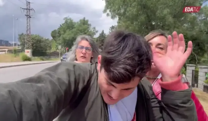 Actuación física desproporcionada de Begoña Gómez contra periodista Vito Quiles, María Begoña Gómez Fernández, Begoña Gómez, corrupción, mujer de Pedro Sánchez (4) FOTOGRAFÍA. MADRID (ESPAÑA), 29 DE ABRIL DE 2026. El periodista paparazzi español, Vito Zoppellari Quiles (Vito Quiles, denunció este miércoles "agresiones físicas" por parte de los guardaespaldas y gente del entorno de María Begoña Gómez Fernández (Begoña Gómez), la mujer del presidente del Gobierno de España y secretario general del Partido Socialista (PSOE), Pedro Sánchez Pérez-Castejón, por preguntar por la corrupción, malversación de caudales públicos, tráfico de influencia, entre otros delitos, por los que ha sido procesada por la Justicia española y debe rendir cuentas pendientes ante los Tribunales. Captura vídeo señal Vito Quiles/Lasvocesdelpueblo (Ñ Pueblo)