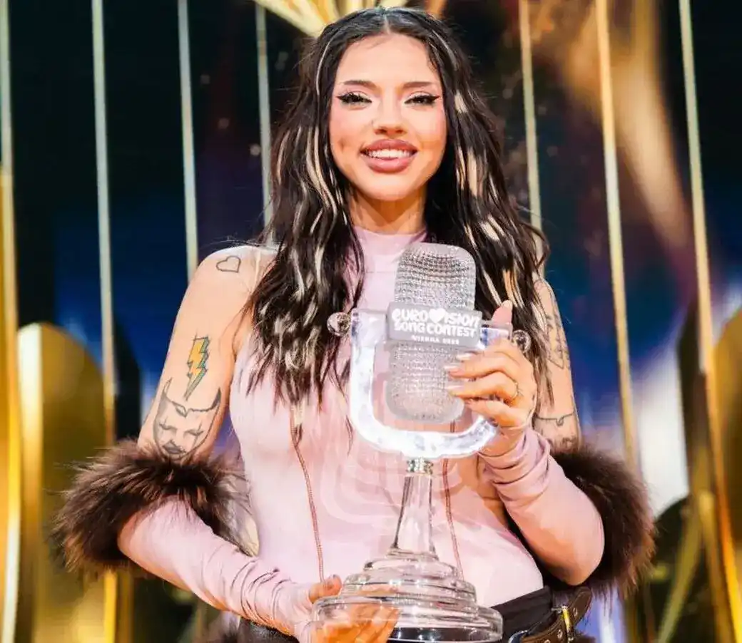 FOTOGRAFÍA. VIENA (AUSTRIA), 17 DE MAYO DE 2026. Fracaso histórico del boicot a Israel que es segundo en Eurovisión y Bulgaria gana. Gran final del 70º Festival de Eurovisión (ESC) en Viena, Austria, el 17 de mayo de 2026.. Darina Nikolaeva Yotova (Dara) ha triunfado para Bulgaria con la canción "Bangaranga". En un resultado histórico para Eurovisión en su 70.ª edición, Bulgaria consiguió su primera victoria. Tras varios años de ausencia, Bulgaria regresó al Festival de Eurovisión para Viena 2026, habiendo faltado a tres ediciones entre 2023 y 2025. Y el país estará encantado de haber regresado, ¡y lo hizo con Bangaranga! En segundo lugar quedó Israel, con la canción "Michelle" de Noam Bettan, mientras que en tercer lugar tuvimos otro país que regresó al Festival de Eurovisión en 2026: Rumania, representada por Alexandra Căpitănescu y Choke Me. Australia e Italia completaron el Top 5, en cuarto y quinto lugar respectivamente. Lasvocesdelpueblo (Ñ Pueblo)