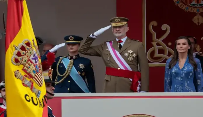 Desfile de los tres Ejércitos junto a Guardia Real y Guardia Civil en Vigo, Día de las Fuerzas Armadas (2) FOTOGRAFÍA. VIGO (GALICIA) ESPAÑA, 30 DE MAYO DE 2026. Desfile de los tres Ejércitos junto a Guardia Real y Guardia Civil en Vigo. El rey de España, Felipe Juan Pablo Alfonso de Todos los Santos de Borbón y Grecia (Felipe VI); la reina de España, Letizia Ortiz Rocasolano; y la princesa, Leonor de Borbón y Ortiz; asisten a la celebración del Día de las Fuerzas Armadas en Vigo, Galicia (España). Efe