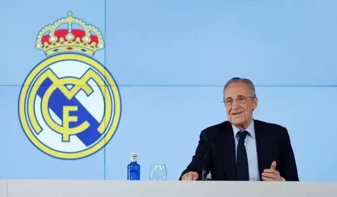 Florentino estalla contra los ataques de la prensa, se da de baja de ABC y convoca elecciones FOTOGRAFÍA. MADRID (ESPAÑA), 12 DE MAYO DE 2026. Florentino estalla contra los ataques de la prensa, se da de baja de ABC y convoca elecciones. El presidente del Real Madrid, Florentino Pérez Rodríguez; comparecEante los medios de comunicación en la sala de prensa de la Ciudad Real Madrid tras la reunión que mantuvo la Junta Directiva después de un año en blanco del Real Madrid; un año terrible que ha acabado no solo sin títulos sino con un incendio sin precedentes en los vestuarios de los 'merengues'. Lasvocesdelpueblo (Ñ Pueblo)
