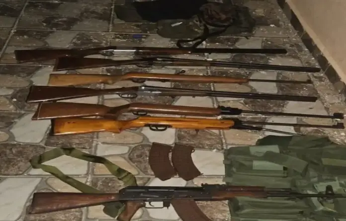 FOTOGRAFÍA. SUR DEL LÍBANO (LÍBANO), 12 DE MAYO DE 2026. Ejército de Israel destruye plataforma de lanzamiento de cohetes y drones y elimina a varios terroristas saboteadores del grupo islamofascista terrorista proxy del régimen ayatolá Hezbolá, en el sur del Líbano. Entre los medios de combate encontrados: armas del tipo Kalashnikov, cargas explosivas, misiles y municiones de combate adicionales. Lasvocesdelpueblo (Ñ Pueblo)