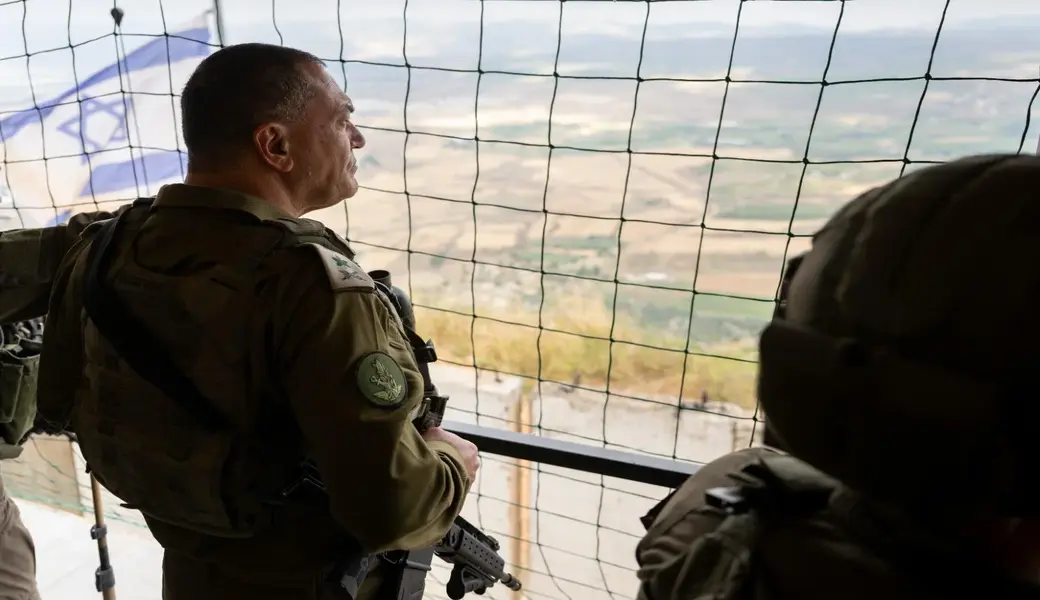 FOTOGRAFÍA. HAR DOV (MONTE ROS) LÍBANO, 29 DE MAYO DE 2026. Israel ya ha eliminado a más de 7.500 terroristas de Hezbolá en el Líbano. El jefe del Estado Mayor de las Fuerzas de Defensa de Israel (FDI) del Ejército israelí Tzáhal, el general Eyal Zamir; ha visitado este viernes a la División 210 de las FDI, acompañado del comandante de la Región Norte, el brigadier general Rafi Milo; el comandante de la División 210, el general de brigada Yair Flei; el comandante de la División 91, el general de brigada Yuval Gaz; y otros comandantes de las Fuerzas Armadas de la Tierra Santa. Lasvocesdelpueblo (Ñ Pueblo)