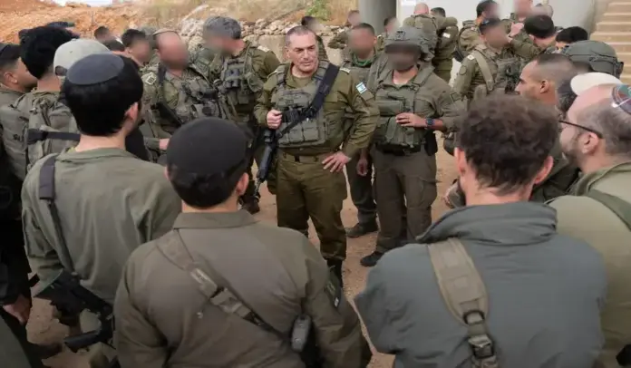 Israel, Líbano, FDI FOTOGRAFÍA. HAR DOV (MONTE ROS) LÍBANO, 29 DE MAYO DE 2026. Israel ya ha eliminado a más de 7.500 terroristas de Hezbolá en el Líbano. El jefe del Estado Mayor de las Fuerzas de Defensa de Israel (FDI) del Ejército israelí Tzáhal, el general Eyal Zamir; ha visitado este viernes a la División 210 de las FDI, acompañado del comandante de la Región Norte, el brigadier general Rafi Milo; el comandante de la División 210, el general de brigada Yair Flei; el comandante de la División 91, el general de brigada Yuval Gaz; y otros comandantes de las Fuerzas Armadas de la Tierra Santa. Lasvocesdelpueblo (Ñ Pueblo)