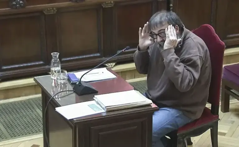 FOTOGRAFÍA. MADRID (ESPAÑA), 30 DE ABRIL DE 2026. Koldo dice al Tribunal que habló con la Guardia Civil para ayudar. Captura de video de la señal del Tribunal Supremo, de un momento de la declaración del procesado por corrupción, organización criminal, entre otros delitos, exasesor del partido Socialista (PSOE) y del Ministerio de Transportes del Gobierno de España de Pedro Sánchez Pérez-Castejón (PSOE), Koldo García Izaguirre. Efe