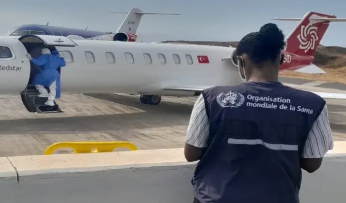 FOTOGRAFÍA. PRAIA (CABO VERDE), 06 DE MAYO DE 2026. La OMS dice que los contagiados por hantavirus están a Países Bajos. Las autoridades sanitarias de Cabo Verde, país del continente África, evacúan del polémico crucero MV Hondius a los contagiados por el hantavirus y facilitan su traslado a los Países Bajos, con la colaboración de la Organización Mundial de la Salud (OMS) y de Países Bajos. OMS/Lasvocesdelpueblo (Ñ Pueblo)