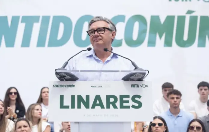FOTOGRAFÍA. LINARES (JAÉN) ANDALUCÍA (ESPAÑA), 09 DE MAYO DE 2026. Gavira ante mafia y tibieza del PP: Marlaska es un indigno y traidor. El presidente de VOX, Santiago Abascal Conde; ha participado este sábado en un acto en Linares (Jaén) junto al candidato de VOX a la Presidencia de la Junta de Andalucía, Manuel Gavira Florentino (en la imagen); más de 2.000 personas estuvieron presentes para escuchar el mensaje político de VOX, según datos d ela organización a Lasvocesdelpueblo. Lasvocesdlepueblo (Ñ Pueblo)