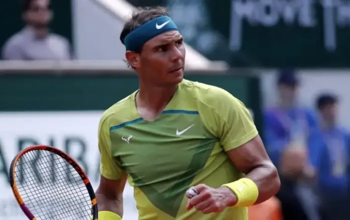 FOTOGRAFÍA. PARÍS (FRANCIA), 05 DE JUNIO DE 2022. Nadal: Me gustaría aclarar que estas informaciones no son ciertas. El español Rafael Nadal agrandó este domingo su leyenda sumando un nuevo triunfo en Roland Garros, el decimocuarto de su carrera, con lo que totaliza 22 Grand Slam y se aleja a dos del serbio Novak Djokovic como el tenista con más grandes de la historia. Efe