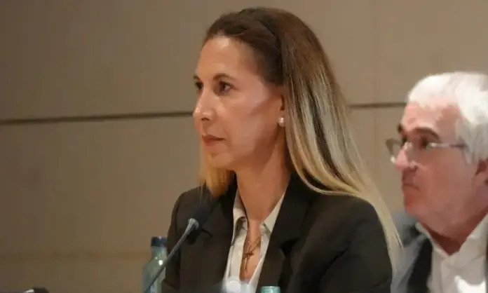 FOTOGRAFÍA. SALOU (TARRAGONA) ESPAÑA, 20 DE MAYO DE 2026. Caso Zapatero: Rodríguez exige explicaciones sobre Hard Rock en Salou. La portavoz del Grupo Municipal de VOX en el Ayuntamiento de Salou, Ana Belén Rodríguez Ros. lasvocesdelpueblo (Ñ Pueblo)