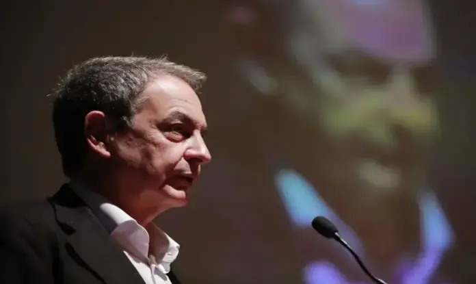 ZP, José Rodríguez Zapatero, Caso Plus Ultra, Caso Zapatero (2) FOTOGRAFÍA. ANDALUCÍA (ESPAÑA), 23 DE ABRIL DE 2026. El juez: Había una Vía Ábalos y otra Vía Zapatero, está última dio frutos. El expresidente del Gobierno de España, hombre de confianza del presidente del Gobierno y líder del Partido Socialista Pedro Sánchez Pérez-Castejón y exsecretario general del PSOE, José Luis Rodríguez Zapatero. Efe