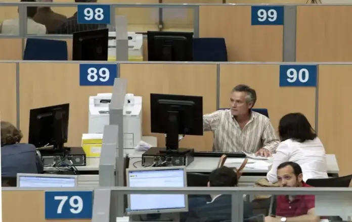 FOTOGRAFÍA. MADRID (ESPAÑA), 09 DE ABRIL DE 2026. AEAT devuelve 3.147 millones € a 4.494.000 de los 7.978.000 contribuyentes. Vista de la delegación de la Agencia Estatal de Administración Tributaria (AEAT) de Guzmán el Bueno, en Madrid (España). Efe