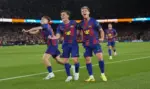 FOTOGRAFÍA. BARCELONA (CATALUÑA) ESPAÑA, 10 DE MAYO DE 2026. Los jugadores del FC Barcelona (i-d) Fermín López, Gavi y Dani Olmo celebran el segundo gol durante el encuentro correspondiente a la jornada 35 de LaLiga que FC Barcelona y Real Madrid disputan este domingo en el Camp Nou, en Barcelona. Efe
