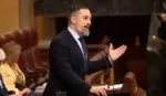 FOTOGRAFÍA. MADRID (ESPAÑA), 26 DE MARZO DE 2025. Abascal repasa la enciclopedia de la corrupción de Pedro Sánchez. El presidente de VOX, Santiago Abascal Conde, ha aprovechado este miércoles su turno de intervención en la comparecencia del presidente del Gobierno socialista y WOKE, Pedro Sánchez Pérez-Castejón, para denunciar las alianzas que están detrás de la debilidad europea. Lasvocesdelpueblo (Ñ Pueblo)