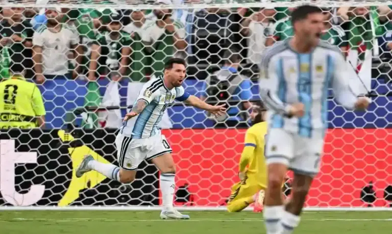 FOTOGRAFÍA. KANSAS CITY (ESTADOS UNIDOS DE AMÉRICA, EEUU), 16 DE JUNIO DE 2026.. Messi sella la victoria de Argentina con un triplete. Lionel Messi selló este martes la victoria de Argentina en la edición 23 del Mundial con un triplete que lo encumbra con 16 como máximo goleador de todas las copas al lado del alemán Miroslav Klose. Efe