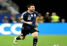 FOTOGRAFÍA. ARLINGTON (ESTADO DE VIRGINIA) ESTADOS UNIDOS DE AMÉRICA, EEUU, 27 DE JUNIO DE 2026. Argentina se impone con comodidad a Jordania 1-3. Lionel Messi descansó una hora y en los restantes 30 minutos anotó un golazo de tiro libre que lo consolidó en Arlington (Texas) con 6 como máximo goleador del torneo y elevó a 19 su récord en la historia de todas las copas. Efe