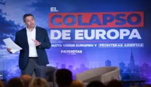 FOTOGRAFÍA. VALENCIA (ESPAÑA), 05 DE JUNIO DE 2026. La ciudad de Valencia acoge desde el jueves hasta este viernes 5 de junio la cumbre internacional «El Colapso de Europa: Pacto Verde y Fronteras Abiertas», dos jornadas que reunirán a eurodiputados de varios países y a representantes políticos, empresariales y agrarios en torno a las dos grandes fracturas del proyecto europeo: la política climática y el control migratorio. El encuentro cuenta con una delegación europea de primer nivel. Entre los nombres confirmados destaca el eurodiputado polaco Dominik Tarczyński (PiS, grupo ECR), una de las voces más mediáticas sobre la inmigración ilegal, junto a Christine Anderson (AfD, Alemania), Marieke Ehlers (PVV, Países Bajos), András László (Fidesz, Hungría) y Tânger Corrêa (CHEGA, Portugal), diplomático con más de cuatro décadas de carrera. El presidente provincial de VOX Valencia y exvicepresidente del Govern de la Generalitat Valenciana, Vicente Barrera Simó, participa en la inauguración del evento. Lasvocesdelpueblo (Ñ Pueblo) 