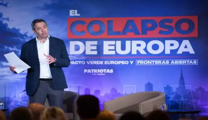 Barrera afirma que Europa ha perdido sus señas de identidad, Vicente Barrera Simó, Patriots of Europe, Patriots FOTOGRAFÍA. VALENCIA (ESPAÑA), 05 DE JUNIO DE 2026. La ciudad de Valencia acoge desde el jueves hasta este viernes 5 de junio la cumbre internacional «El Colapso de Europa: Pacto Verde y Fronteras Abiertas», dos jornadas que reunirán a eurodiputados de varios países y a representantes políticos, empresariales y agrarios en torno a las dos grandes fracturas del proyecto europeo: la política climática y el control migratorio. El encuentro cuenta con una delegación europea de primer nivel. Entre los nombres confirmados destaca el eurodiputado polaco Dominik Tarczyński (PiS, grupo ECR), una de las voces más mediáticas sobre la inmigración ilegal, junto a Christine Anderson (AfD, Alemania), Marieke Ehlers (PVV, Países Bajos), András László (Fidesz, Hungría) y Tânger Corrêa (CHEGA, Portugal), diplomático con más de cuatro décadas de carrera. El presidente provincial de VOX Valencia y exvicepresidente del Govern de la Generalitat Valenciana, Vicente Barrera Simó, participa en la inauguración del evento. Lasvocesdelpueblo (Ñ Pueblo)