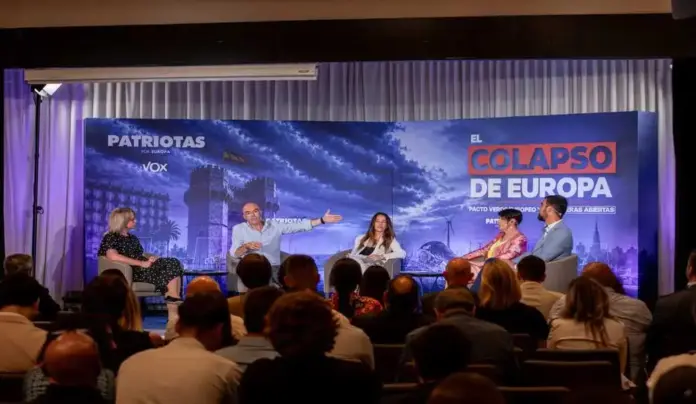 Buxadé llama a una victoria patriota en toda Europa frente a fronteras abiertas, Jorge Buxadé Villalba, Patriots of Europa, Valencia (1) FOTOGRAFÍA. VALENCIA (ESPAÑA), 05 DE JUNIO DE 2026. La ciudad de Valencia acoge desde el jueves hasta este viernes 5 de junio la cumbre internacional «El Colapso de Europa: Pacto Verde y Fronteras Abiertas», dos jornadas que reunirán a eurodiputados de varios países y a representantes políticos, empresariales y agrarios en torno a las dos grandes fracturas del proyecto europeo: la política climática y el control migratorio. El encuentro cuenta con una delegación europea de primer nivel. Entre los nombres confirmados destaca el eurodiputado polaco Dominik Tarczyński (PiS, grupo ECR), una de las voces más mediáticas sobre la inmigración ilegal, junto a Christine Anderson (AfD, Alemania), Marieke Ehlers (PVV, Países Bajos), András László (Fidesz, Hungría) y Tânger Corrêa (CHEGA, Portugal), diplomático con más de cuatro décadas de carrera. El jefe de la Delegación de VOX en Bruselas, Jorge Buxadé Villalba, participó en la sesión de esta tarde. Lasvocesdelpueblo (Ñ Pueblo)