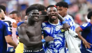 FOTOGRAFÍA. HOUSTON (ESTADO DE TEXAS) ESTADOS UNIDOS DE AMÉRICA, EEUU, 26 DE JUNIO DE 2026. Cabo Verde se clasifica ante Arabia Saudí 0-0 y se cita con Argentina. Jugadores de Cabo Verde celebran este viernes en Houston la histórica clasificación a la primera fase de eliminación directa del Mundial. Efe