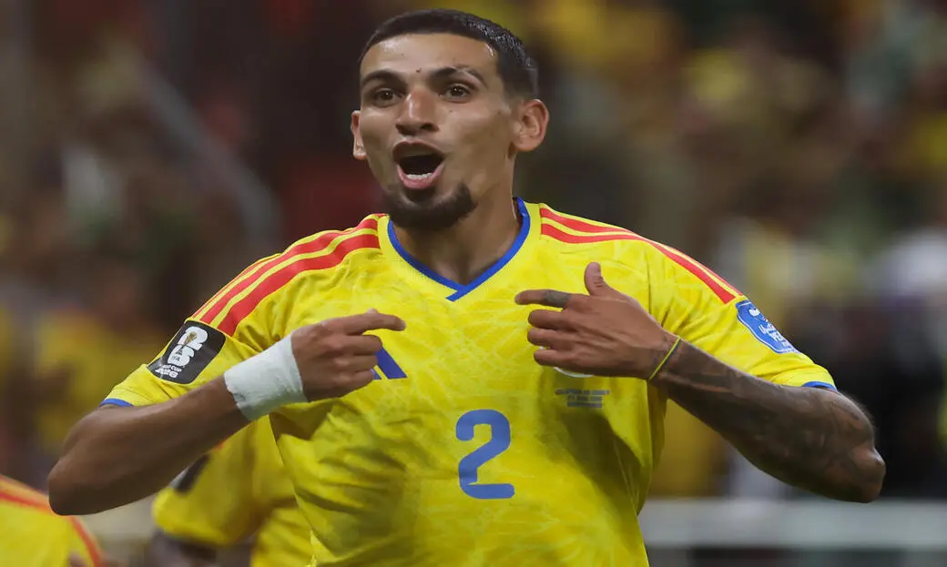 FOTOGRAFÍA. GUADALAJARA (MÉXICO), 23 DE JUNIO DE 2026. Clasificación anticipada de Colombia ante RD Congo 1-0. Daniel Muñoz Mejía de Colombia celebra su gol de este martes, durante un partido del grupo K del Mundial de la FIFA 2026 entre Colombia y RD Congo en el estadio Akron en Guadalajara (México). Efe
