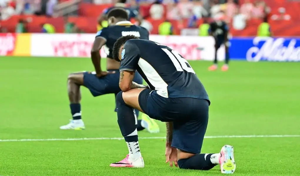 FOTOGRAFÍA. TORONTO (CANADÁ), 23 DE JUNIO DE 2026. Croacia sobrevive y elimina a Panamá 0-1. Jugadores de la selección de Panamá lamentan este martes la derrota ante Croacia que anticipó su eliminación del Mundial tras el partido jugado en Toronto. Efe