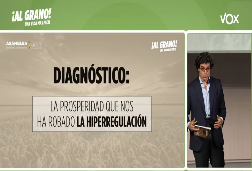 FOTOGRAFÍA. MADRID (ESPAÑA), 27 DE JUNIO DE 2026. Destacadas propuestas de Desregulación de VOX. Los destacados dirigentes de VOX: el presidente de VOX, Santiago Abascal Conde; el secretario general de VOX, Ignacio Garriga Vaz de Conceiçao; el portavoz nacional de Economía, Energía y Desregulación, José María Figaredo Álvarez-Sala (José María Figaredo) (en la imagen); el vicepresidente del Gobierno autonómico de Aragón, Alejandro Nolasco Asensio; el vicepresidente del Gobierno de la Junta de Castilla y León, Carlos Pollán Fernández; y el vicepresidente del Gobierno de la Junta de Extremadura, Óscar Fernández Calle; han presentado este sábado el llamado "Programa de Desregulación ¡Al Grano! Una Vida Más Fácil de VOX" durante un multitudinario acto público de clausura de la Asamblea General Ordinaria de VOX 2026 en el Auditorio Mutua Madrileña de Madrid, capital de España. Lasvocesdelpueblo (Ñ Pueblo)