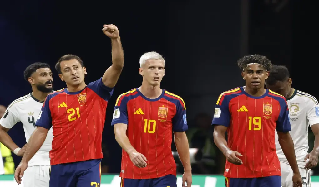FOTOGRAFÍA. ATLANTA (ESTADO DE GEORGIA) ESTADOS UNIDOS DE AMÉRICA, EEUU, 21 DE JUNIO DE 2026. España se reencuentra con sí misma ante Arabia Saudí 4-0. El delantero de la selección española Mikel Oyarzábal (i) celebra tras marcar el segundo gol del partido del Mundial 2026 entre España y Arabia Saudí, este domingo en Atlanta. Efe