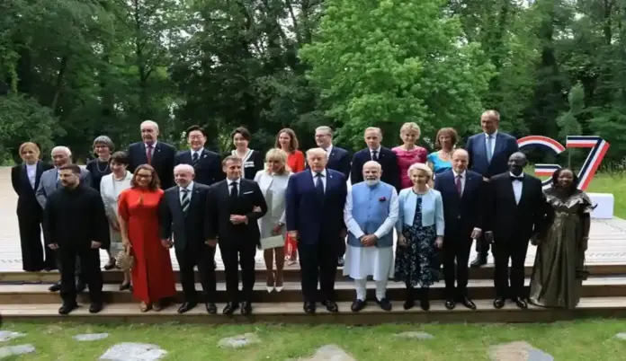 FRANCEG7 SUMMIT, El G7 acuerda sanciones al petróleo y gas rusos y defensa de Ucrania (1) FOTOGRAFÍA. EVIAN-LES-BAINS (FRANCIA), 16 DE JUNIO DE 2026. El G7 acuerda sanciones al petróleo y gas rusos y defensa de Ucrania. Fotografía grupal de líderes y presidentes en la cumbre del G7 celebrada en Évian-les-Bains, en el centro-este de Francia. Efe