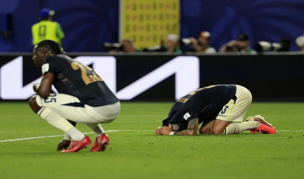 FOTOGRAFÍA. FILADELFIA (ESTADO DE PENSILVANIA) ESTADOS UNIDOS DE AMÉRICA, EEUU, 14 DE JUNIO DE 2026. Gol cruel de Costa de Marfil ante Ecuador 1-0. Los jugadores de Ecuador, decepcionados tras perder 1-0 en el debut en el Mundial 2026 ante Costa de Marfil en Fildelfia. Efe