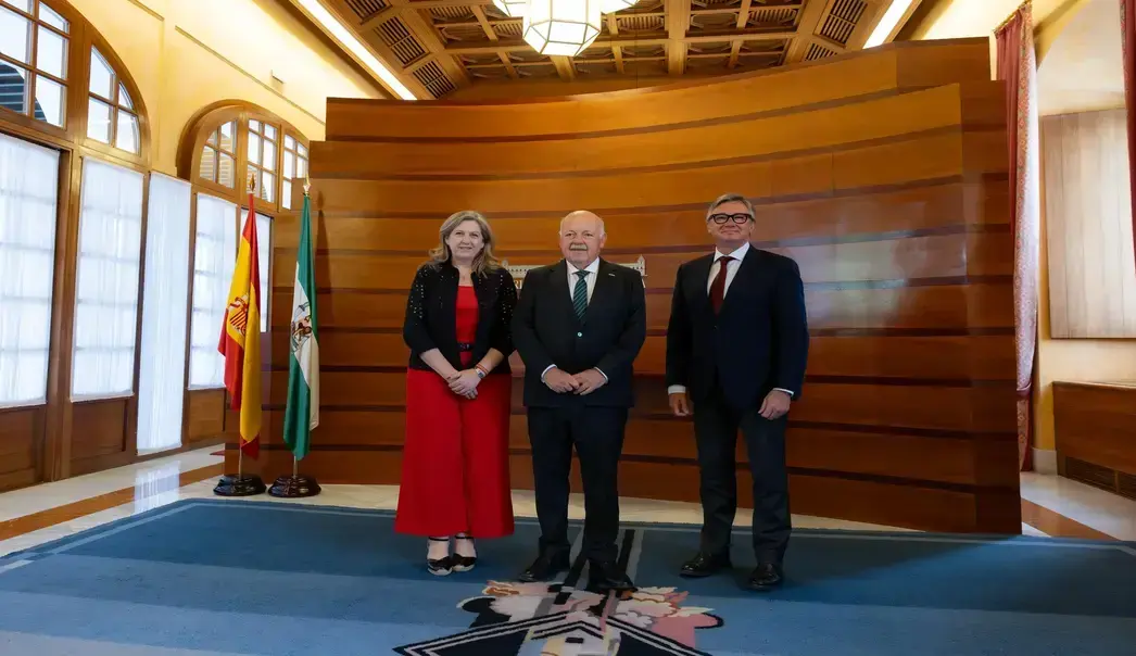 FOTOGRAFÍA. SEVILLA (ANDALUCÍA) ESPAÑA, 23 DE JUNIO DE 2026. Gavira: El PP ahora tiene prisa pero tardó 12 días en llamar a VOX. El portavoz del Grupo Parlamentario de VOX en el Parlamento de Andalucía, Manuel Gavira Florentino, participó hoy en la ronda de contactos con el Presidente del Parlamento por el PP, Jesús Ramón Aguirre Muñoz (Jesús Aguirre). Lasvocesdelpueblo (Ñ Pueblo)